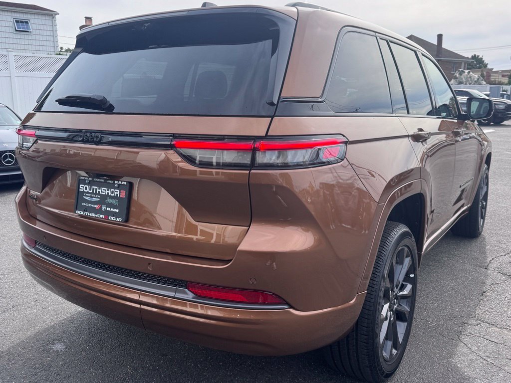 Used 2026 Jeep Grand Cherokee Limited AWD/4WD image 7