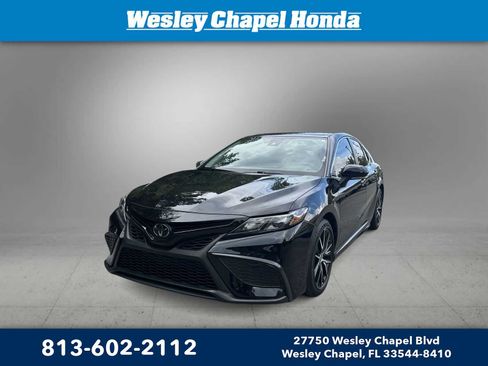 Used 2024 Toyota Camry SE FWD image 1