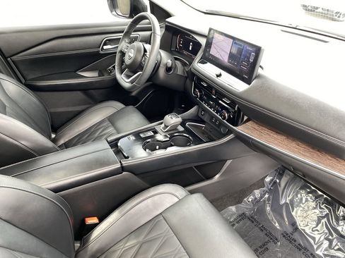 Certified 2024 Nissan Rogue Platinum FWD image 9