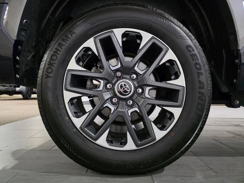 Used 2024 Toyota Tundra Limited AWD/4WD image 24