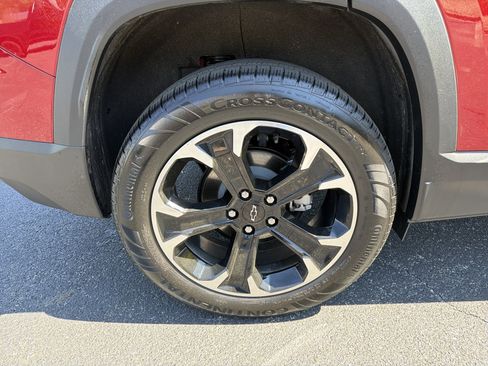 Used 2026 Chevrolet Equinox LT w/ Safety and Technology Package FWD image 17