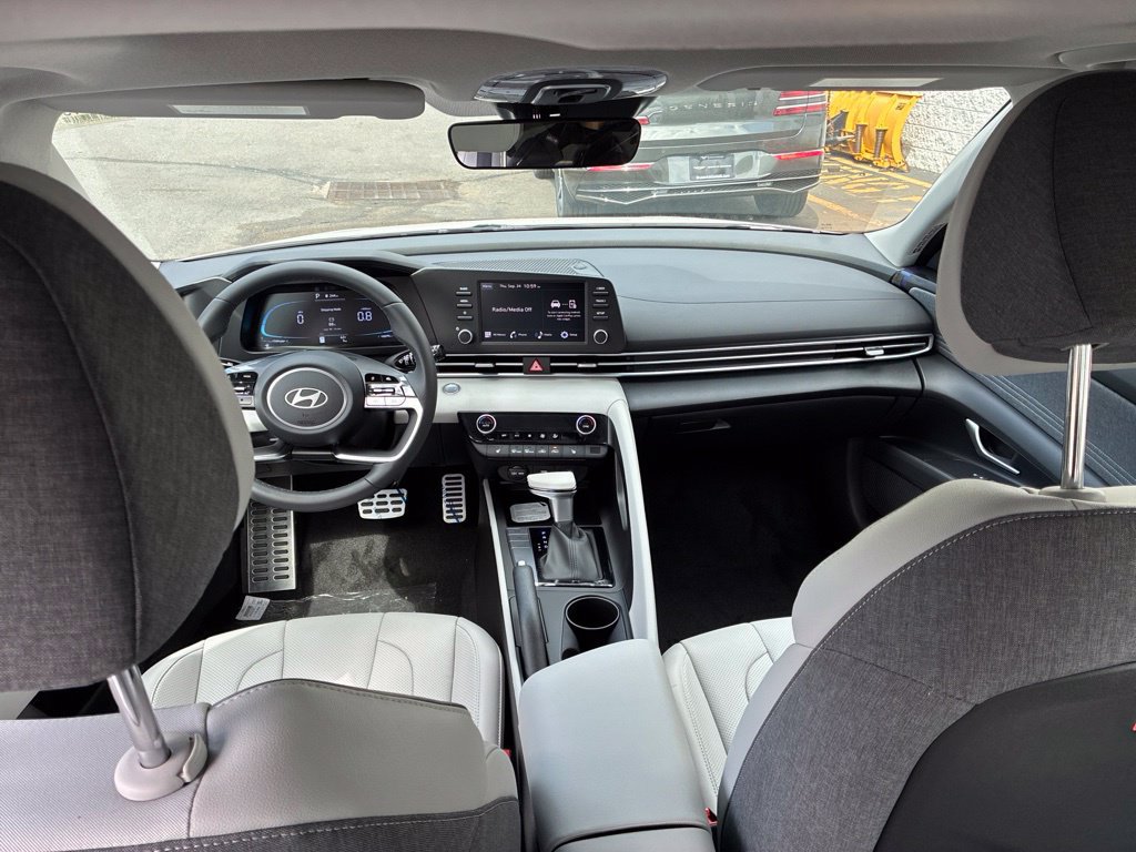New 2026 Hyundai Elantra SEL Sport FWD image 13
