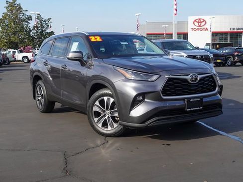 Certified 2022 Toyota Highlander XLE image 3