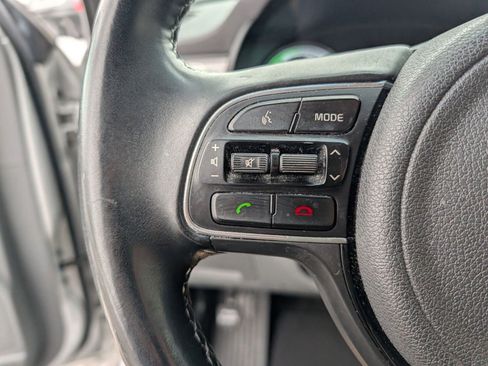 Used 2019 Kia Niro EX image 28