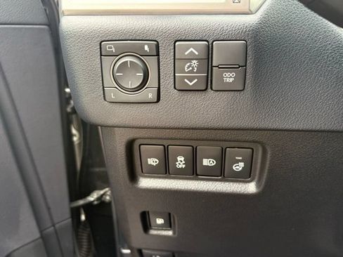 Used 2023 Lexus GX 460 Premium AWD/4WD image 30
