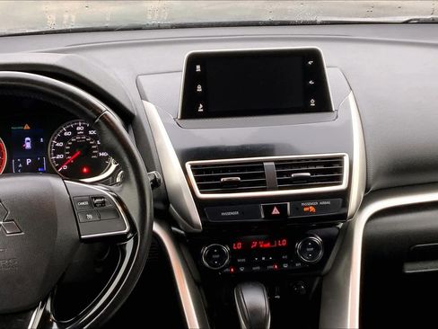 Used 2020 Mitsubishi Eclipse Cross SE image 6