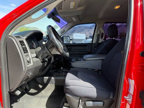 Used 2013 RAM 2500 Tradesman w/ Chrome Appearance Group image 10