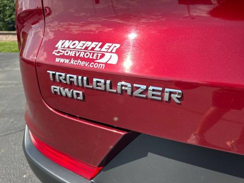 Used 2025 Chevrolet TrailBlazer LT AWD/4WD image 32