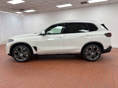 Used 2026 BMW X5 xDrive40i w/ Climate Comfort Package AWD/4WD image 2