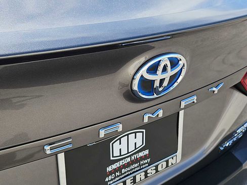 Used 2024 Toyota Camry SE image 12