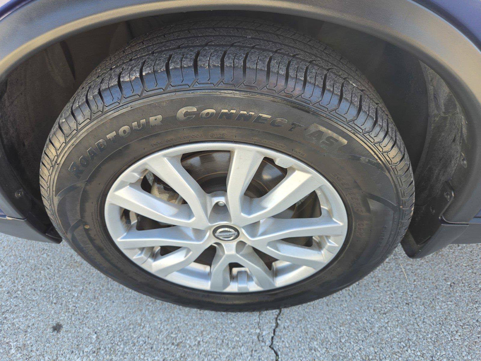 Used 2018 Nissan Rogue SV FWD image 35