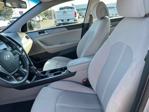 Used 2017 Hyundai Sonata SE FWD image 8
