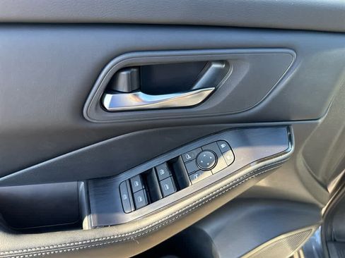 New 2026 Nissan Rogue SV image 10