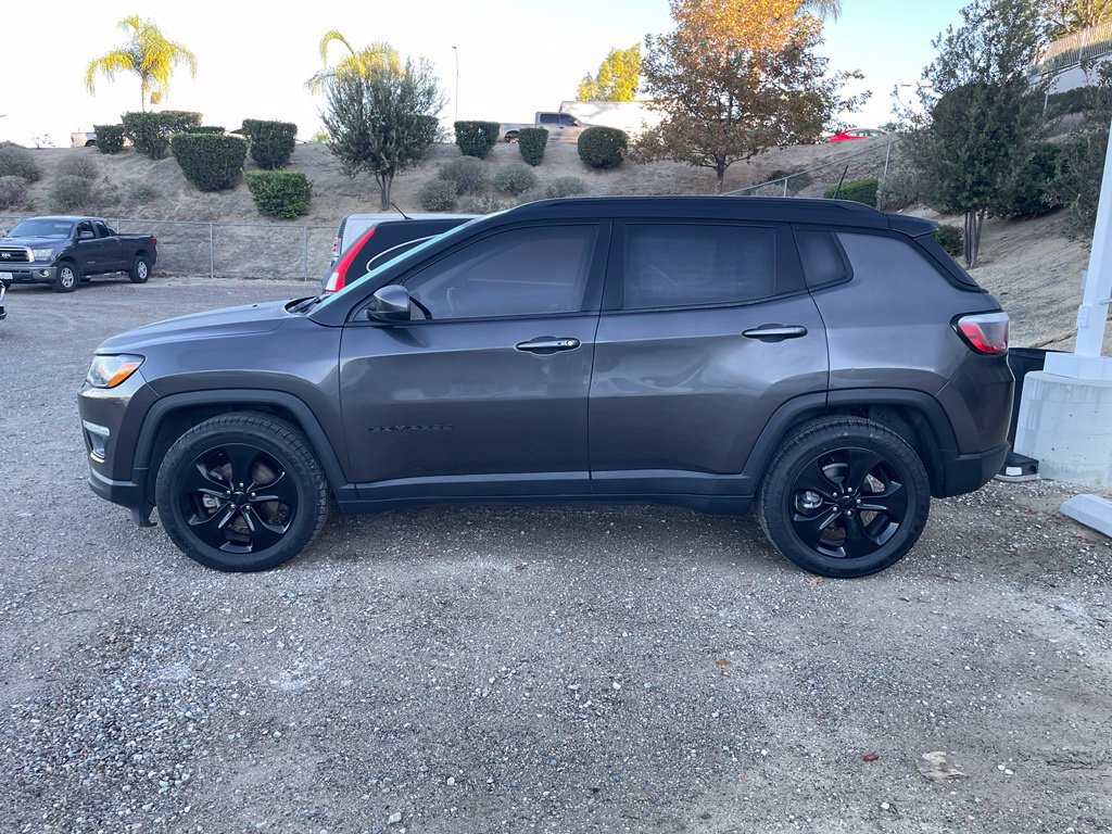 Used 2018 Jeep Compass Latitude w/ Popular Equipment Group FWD image 5