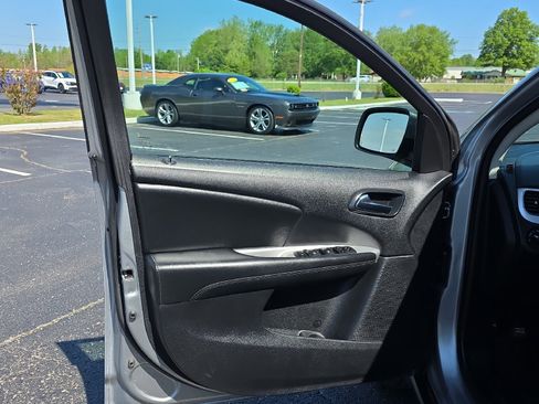 Used 2019 Dodge Journey SE w/ Connectivity Group image 15