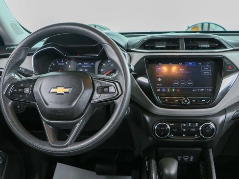Used 2021 Chevrolet TrailBlazer LT w/ Sun and Liftgate Package FWD image 17