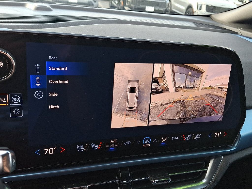 Used 2024 Chevrolet Equinox EV LT AWD/4WD image 19