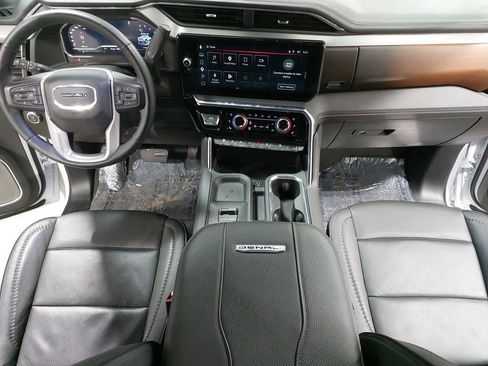 Used 2025 GMC Sierra 2500 Denali w/ Denali Reserve Package image 9