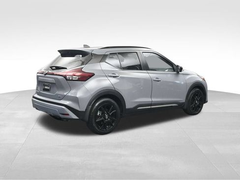 Used 2021 Nissan Kicks SR FWD image 5