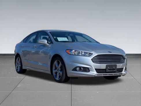 Used 2014 Ford Fusion SE w/ Equipment Group 201A image 5