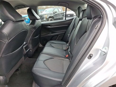 Used 2023 Toyota Camry SE image 10
