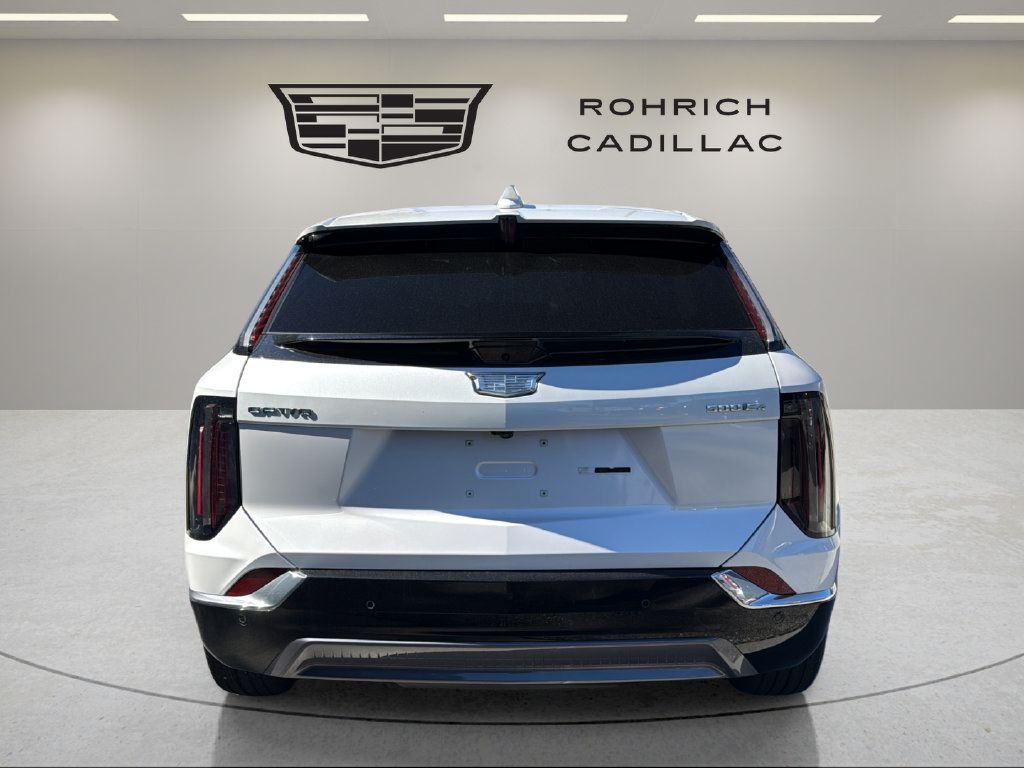 Certified 2025 Cadillac Optiq Luxury 2 w/ LPO, Floor Liner Package AWD/4WD image 6