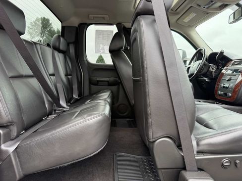 Used 2009 Chevrolet Silverado 3500 W/T AWD/4WD image 12