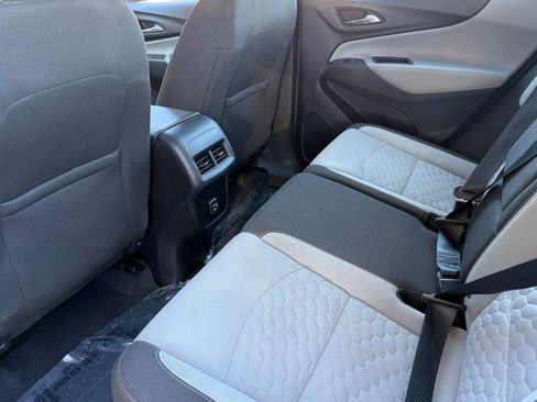 Used 2019 Chevrolet Equinox LS FWD image 9