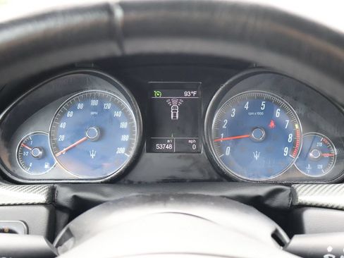 Used 2015 Maserati GranTurismo Sport RWD image 26