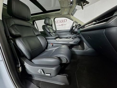 New 2025 Lincoln Navigator Reserve image 31
