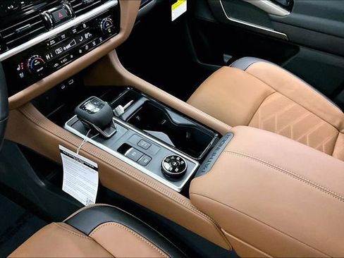 New 2025 Nissan Pathfinder Platinum w/ Lighting Package (N93) image 9