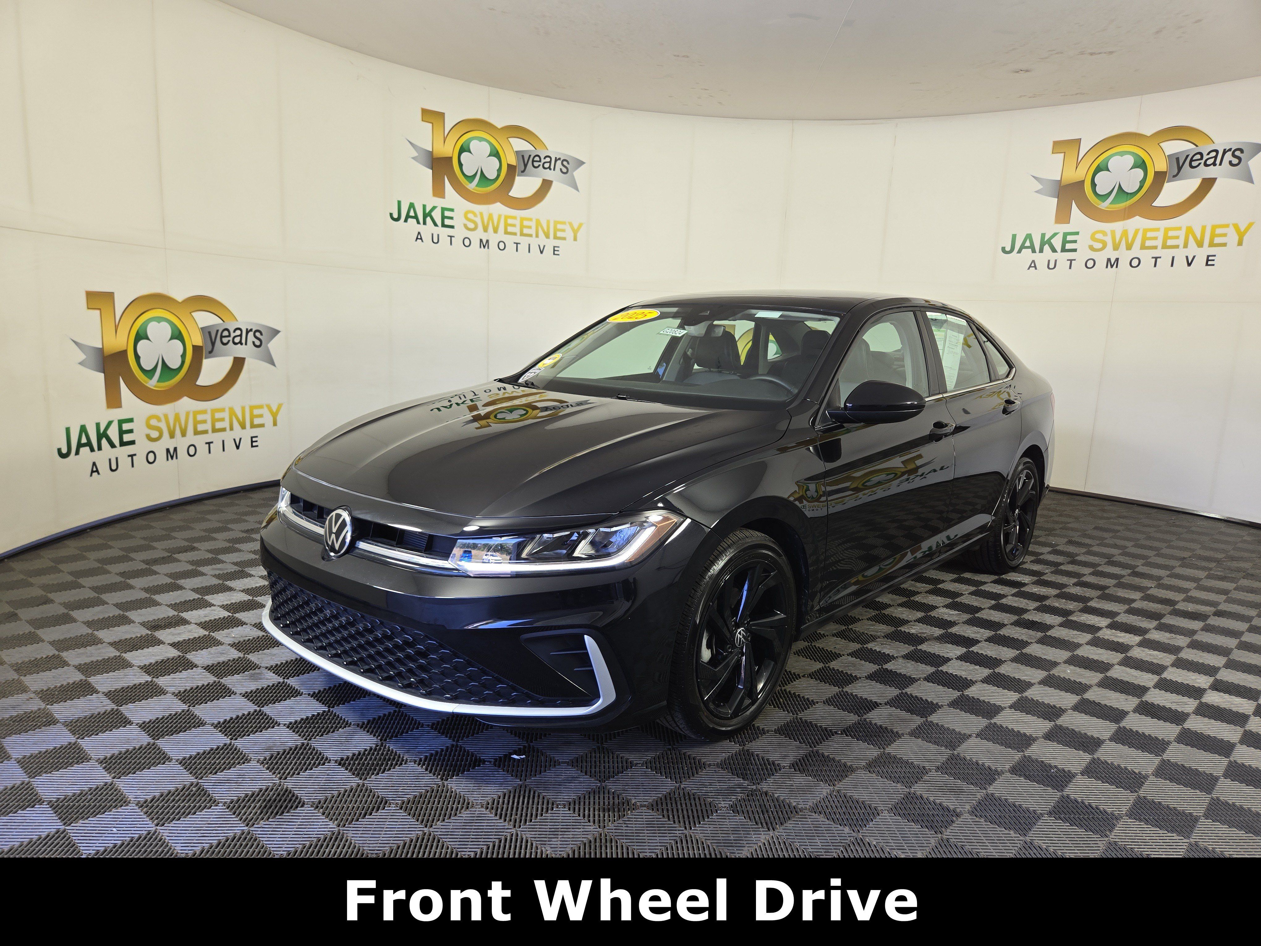 Used 2025 Volkswagen Jetta SE FWD image 3