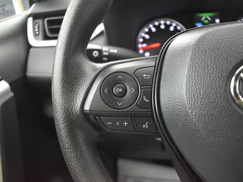 Used 2022 Toyota RAV4 LE FWD image 13