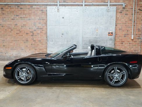 Used 2009 Chevrolet Corvette Convertible w/ Preferred Equipment Group RWD image 36