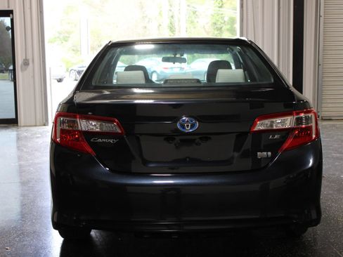 Used 2012 Toyota Camry LE image 4