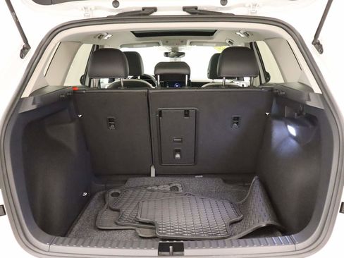 Used 2025 Volkswagen Taos SE w/ Panoramic Sunroof Package image 20