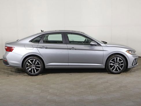 Used 2026 Volkswagen Jetta SE image 19