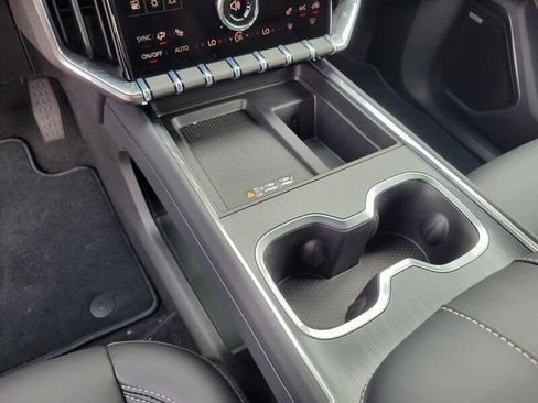 New 2026 GMC Acadia Elevation image 17