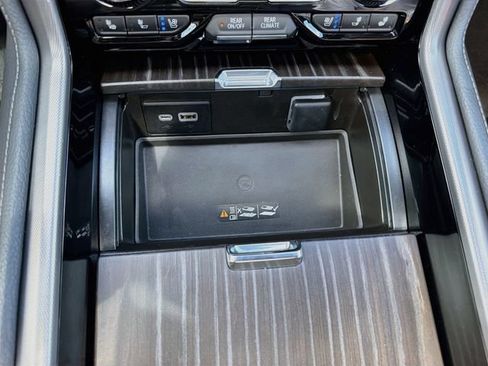 Used 2022 GMC Yukon Denali AWD/4WD image 32