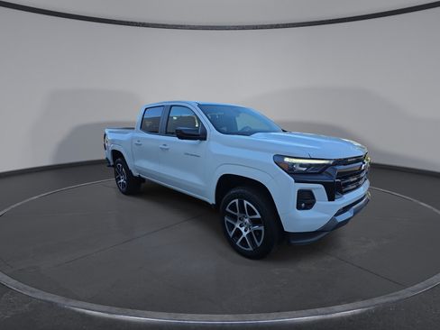 Certified 2024 Chevrolet Colorado Z71 w/ Z71 Convenience Package 2 AWD/4WD image 15