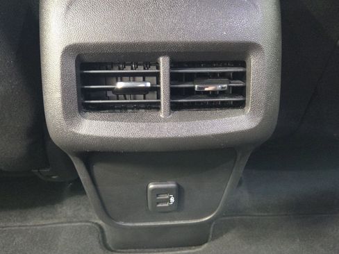 Used 2024 Chevrolet Equinox LT image 21