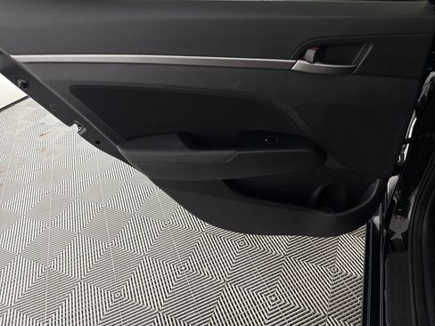 Used 2018 Hyundai Elantra SEL FWD image 12