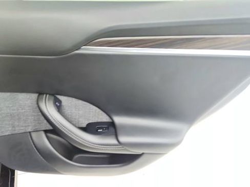 Used 2024 Tesla Model S image 27