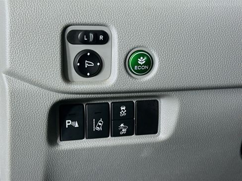 Used 2016 Honda Pilot Touring image 16