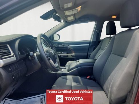 Certified 2019 Toyota Highlander LE AWD/4WD image 11