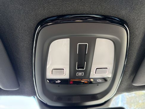 Certified 2023 Volvo XC40 Recharge Ultimate image 29