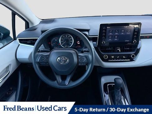 Used 2021 Toyota Corolla LE image 22