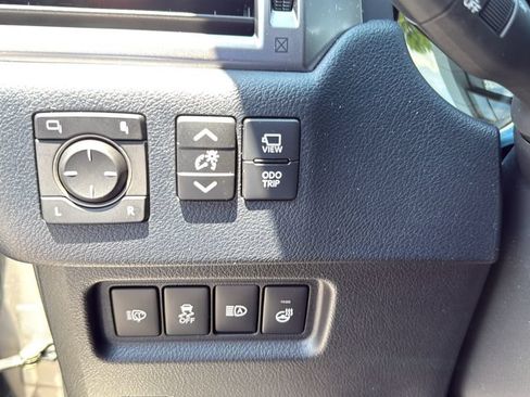 Used 2023 Lexus GX 460 Luxury w/ Sport Design Package AWD/4WD image 22