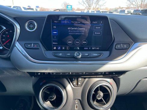 Used 2020 Chevrolet Blazer LT image 32