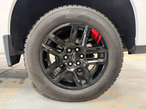 Used 2022 Chevrolet Silverado 1500 RST w/ Redline Edition AWD/4WD image 9
